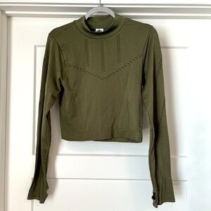 Cropped activewear top